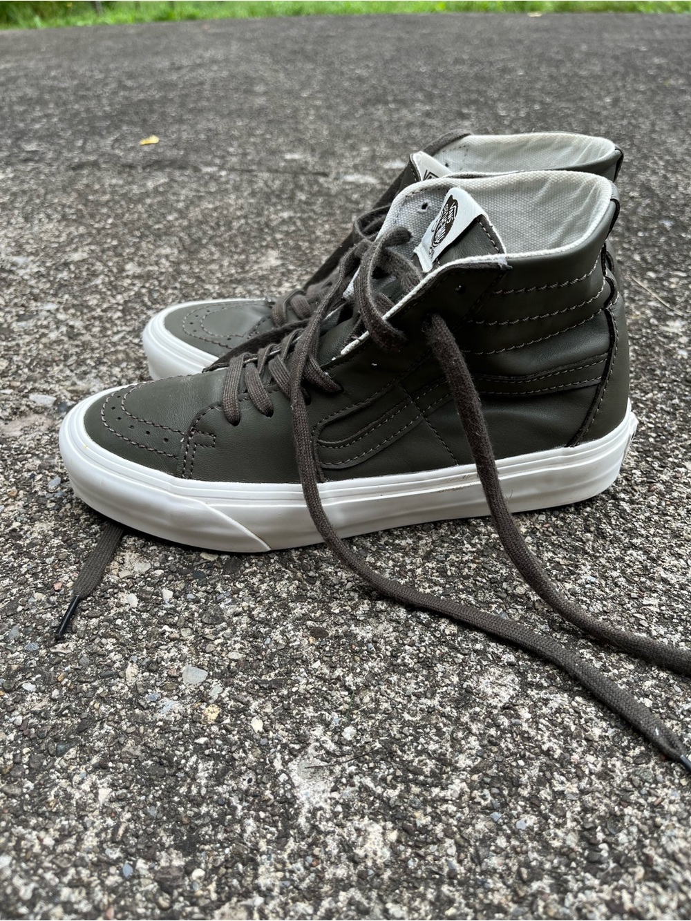 Vans High-Top Sneakers in Olive Green and White - Picture 2 of 8